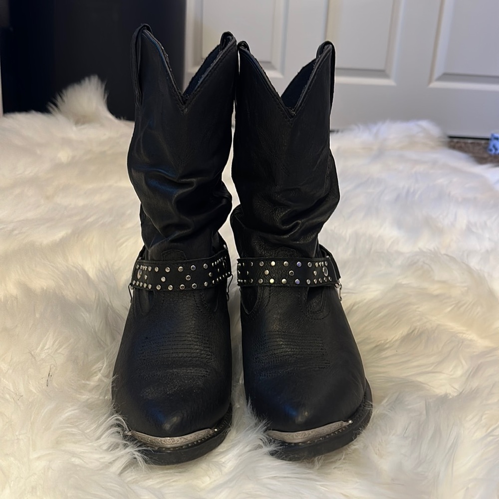 SHAYANNE TAMMY HARNESS SLOUCH BOOTS 🔥🔥🔥🔥 LIKE NEW!